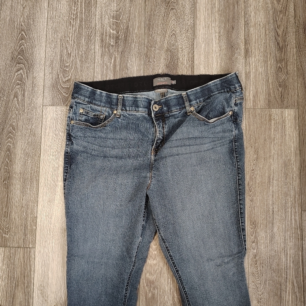 Torrid Classic Blue Bombshell Skinny Jeans Size 22R - Picture 7 of 7